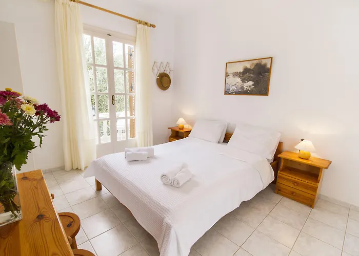 Petrino בית הארחה Ambrami